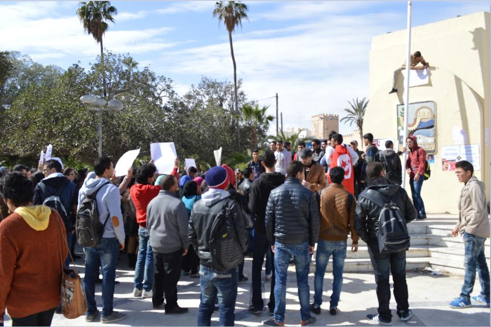 وقفة احتجاجية لطلبة المدرسة الوطنية للمهندسين بصفاقس