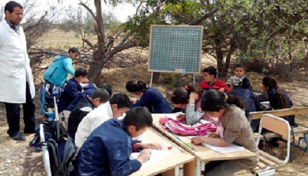 درس تحت الشجرة