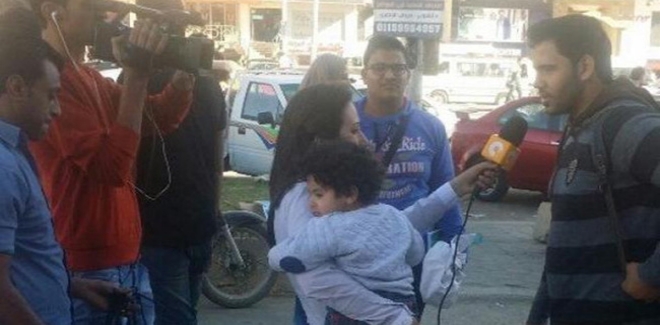 الصحفية لمياء حمدين