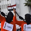 العشرات أمام السفارة المصرية بتونس يعدمون أنفسهم
