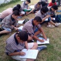 تلاميذ من مدرسة العوينة يؤدون امتحاناتهم