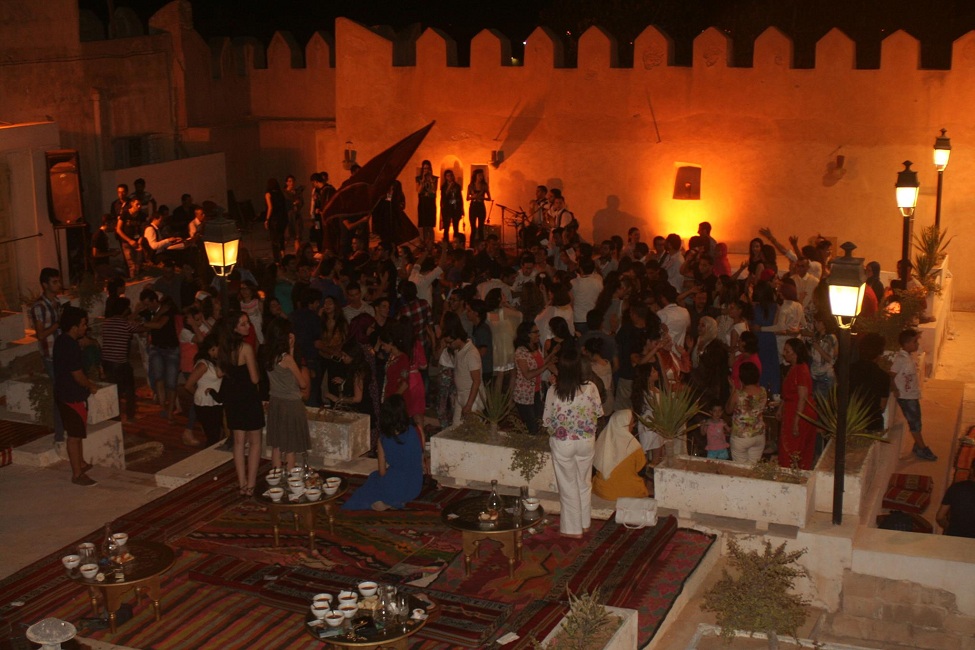 جمعية صفاقس المزيانة تختتم تظاهرة رمضانا في مدينتنا ببرج النار