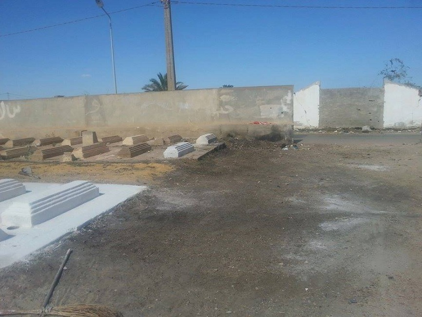 صفاقس : مقبرة البدراني بعد تنظيف الأوساخ ودهن المقابر