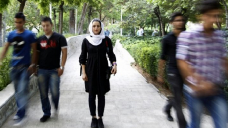 المصورة الإيرانية نوشا تفاكوليان