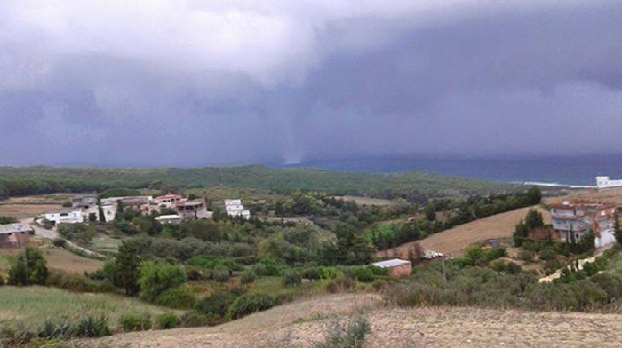 إعصار يضرب منطقة متلين من ولاية بنزرت