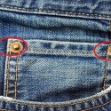 ما فائدة الأزرار على جيوب "الجينز"؟