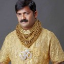 الهندي داتا فوج - أغلى قميص في العالم مصنوع من الذهب الخالص