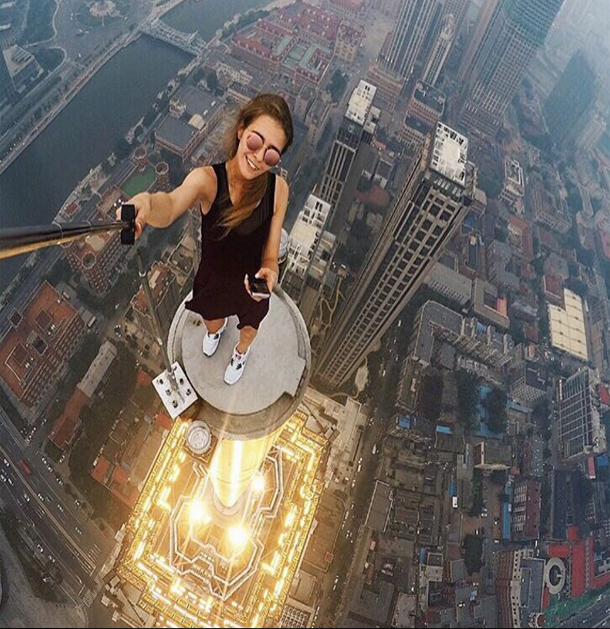 روسية - أنجيلا نيكولاو - أخطر صور سيلفي في العالم