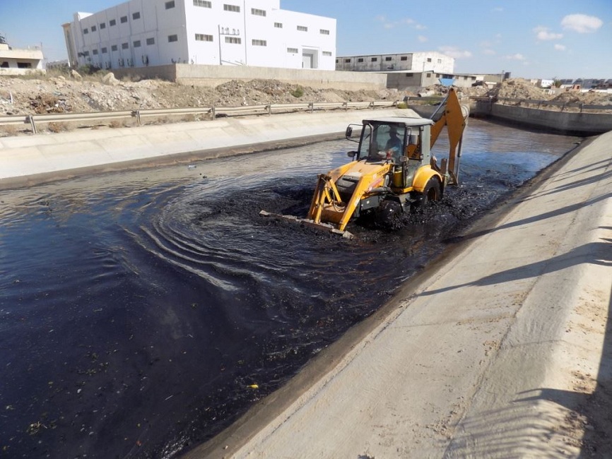 صفاقس : جهر وتنظيف قنوات تصريف المياه بمشروع تبرورة