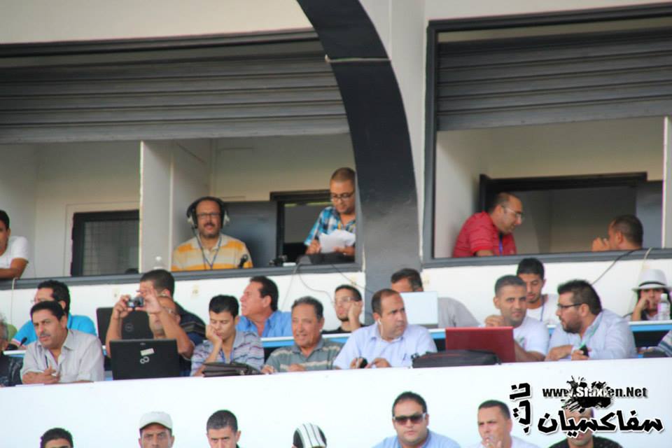 منصة الصحفيين بملعب الطيب المهيري بصفاقس 