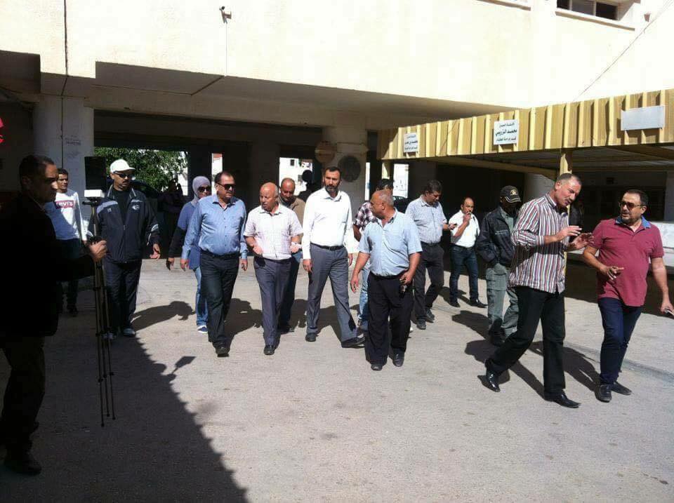 والي صفاقس اثر زيارته المستشفى الجامعي الحبيب بورقيبة