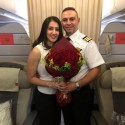 كابتن طائرة يخطب فتاة على متن طائرة الملكية الأردنية