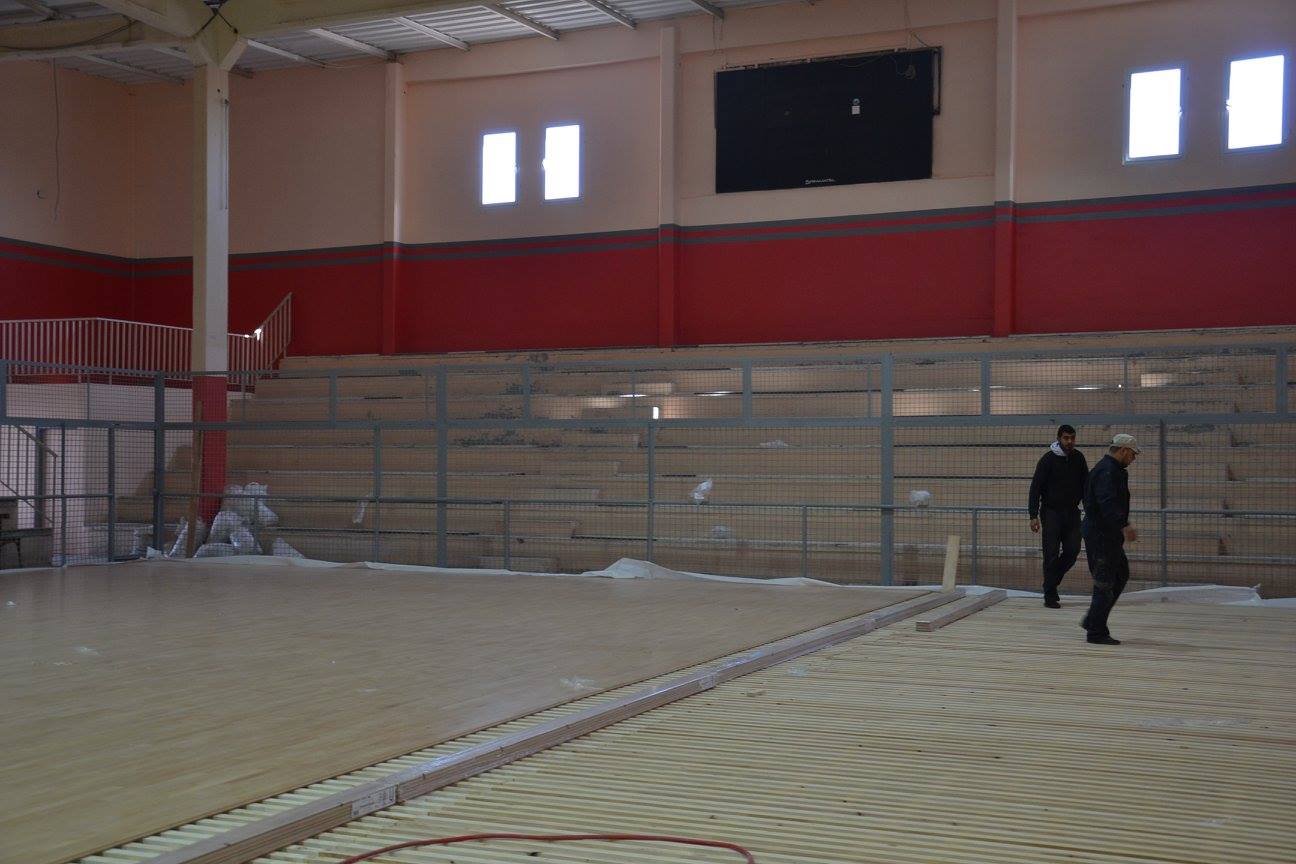 تغليف أرضية القاعة الرياضية البلدية "محمد على عقيد"