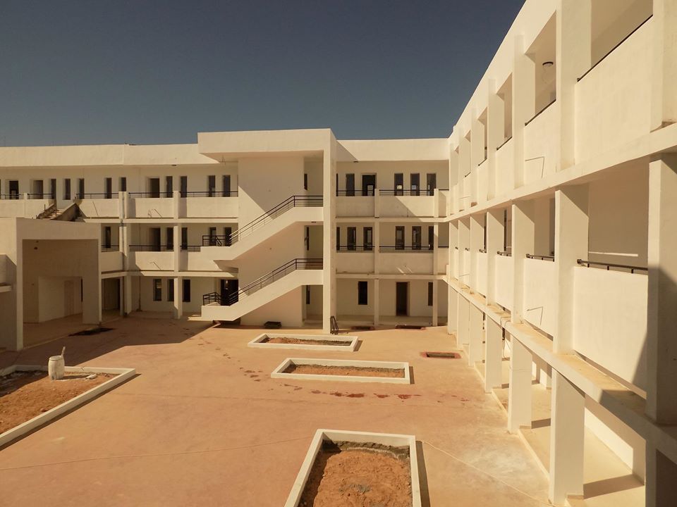 اشغال -مدرسة اعدادية نموذجية- صفاقس