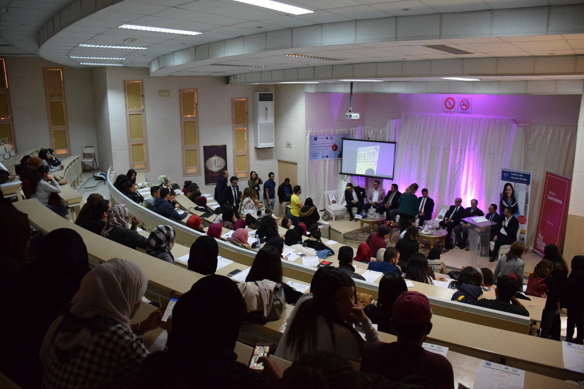 صفاقس : النسخة الأولى ليوم ريادة الأعمال بالمعهد العالي لإدارة الأعمال 