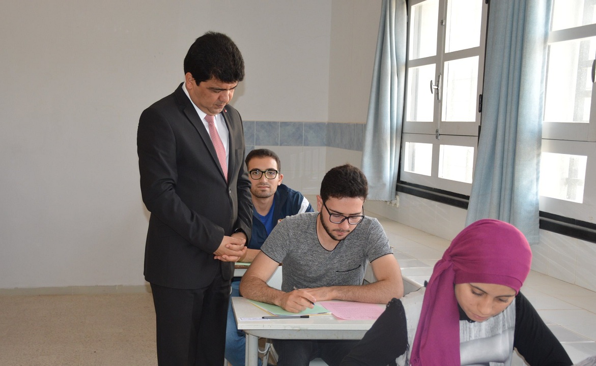 والي صفاقس يواكب انطلاق باكالوريا 2018