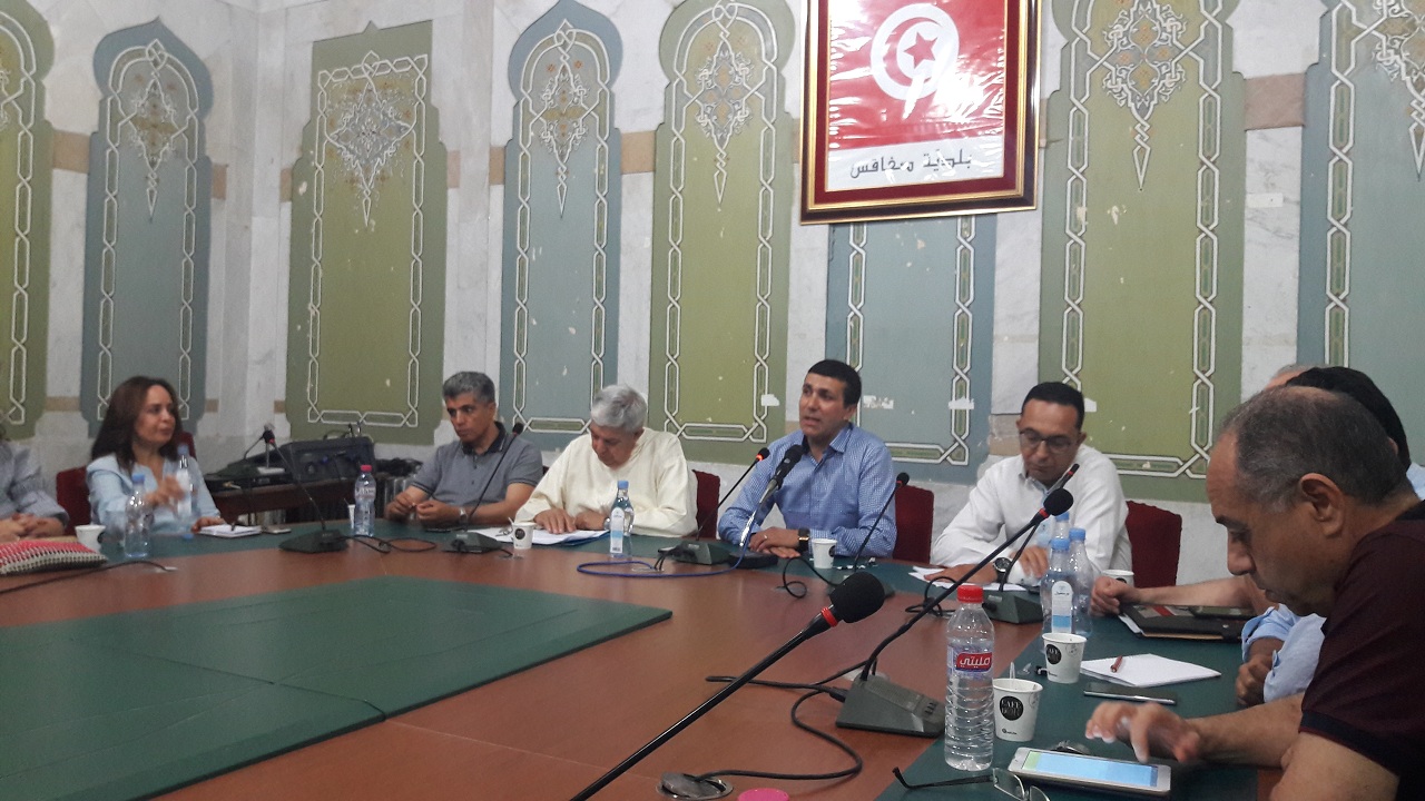 بلدية صفاقس تجتمع مع المجتمع المدني للنظر وتقييم اتفاقيات التوأمة والتعاون بين البلدية ونظيراتها الاجنبية