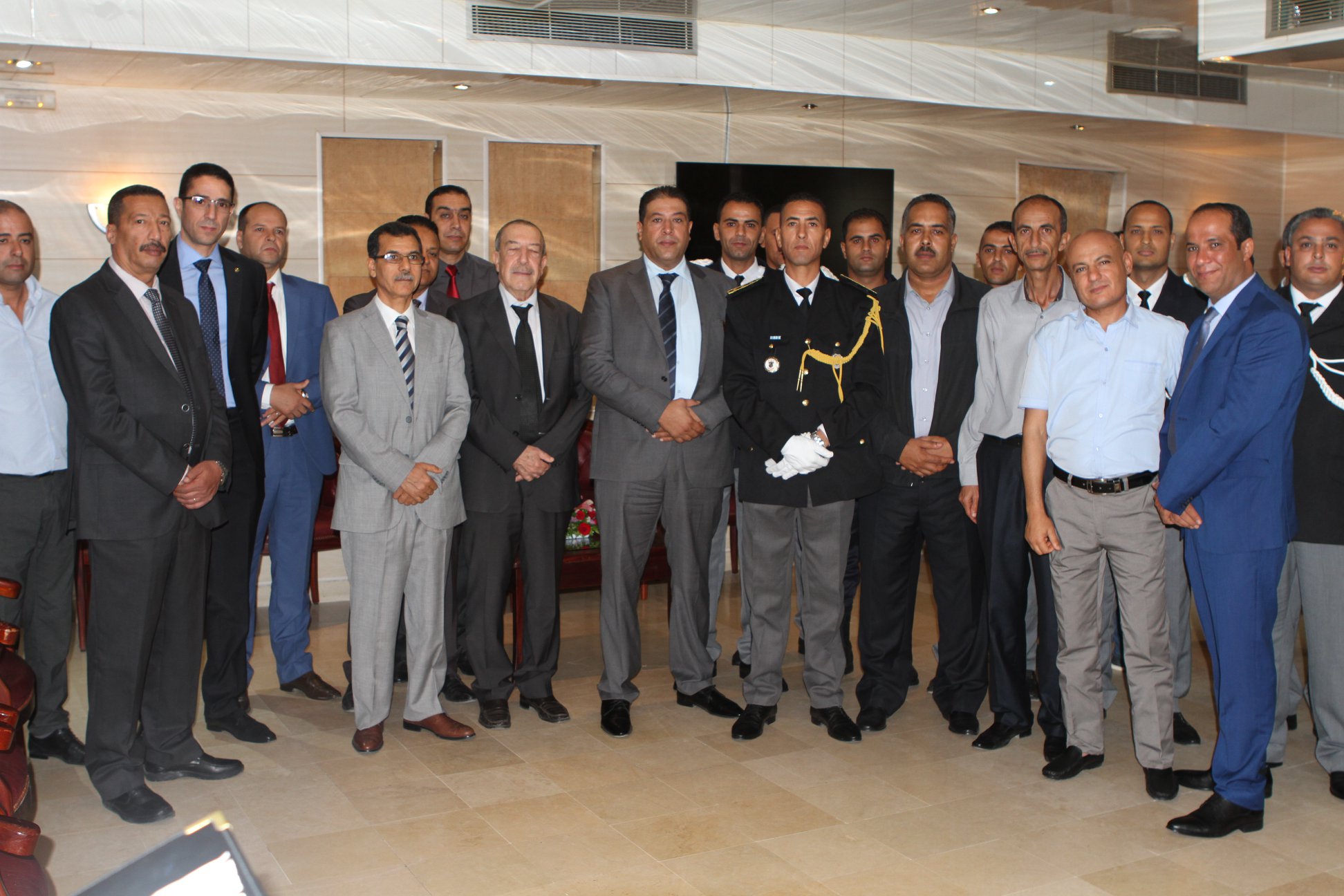 صفاقس : تكريم وترقيات استثنائية لعدد من أعوان الحرس الديواني