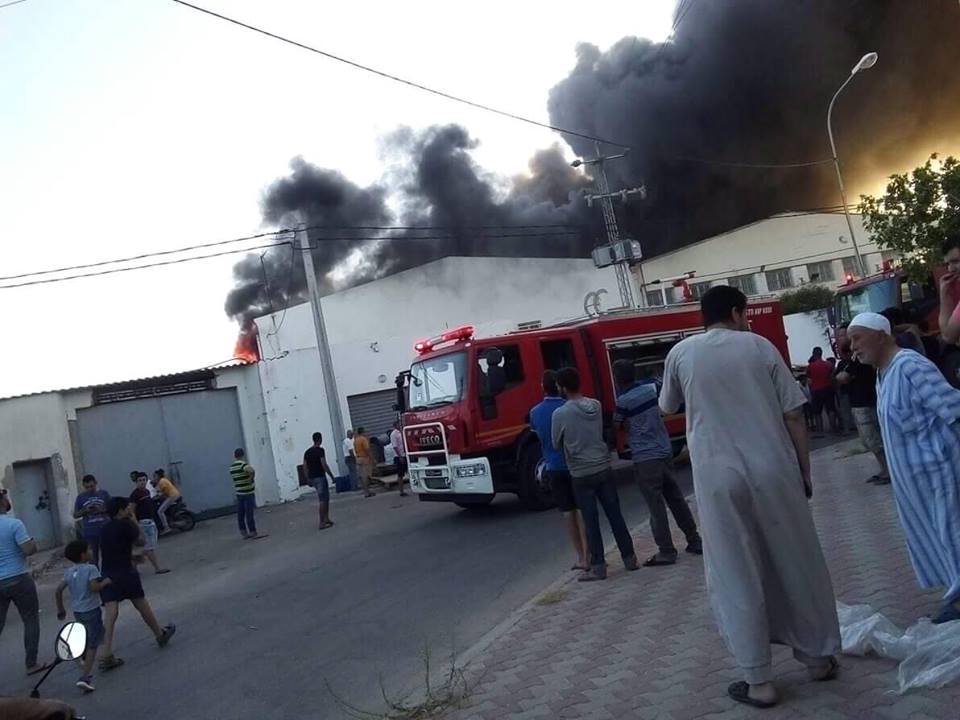 صفاقس: حريق ضخم بمصنع احذية بالمنطقة الصناعية البودريار