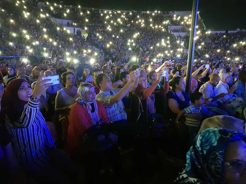الجمهور يصنع الحدث في عرض "ماهوش موجود" بمهرجان صفاقس الدولي