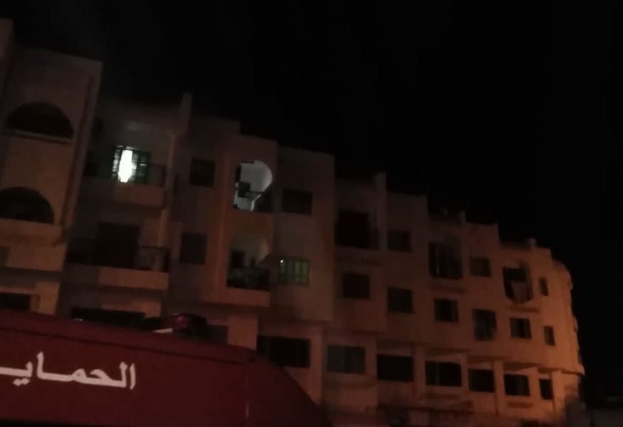 يجري الأن في صفاقس : محاولة إنتحار من فوق إحدى العمارات