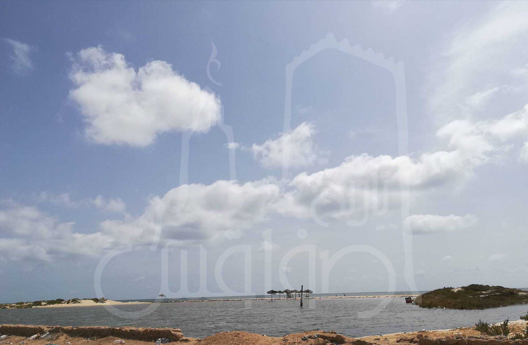 صفاقس : البحر يغزو شاطىء الشفار .. ووزارة البيئة لا حياة لمن تنادي