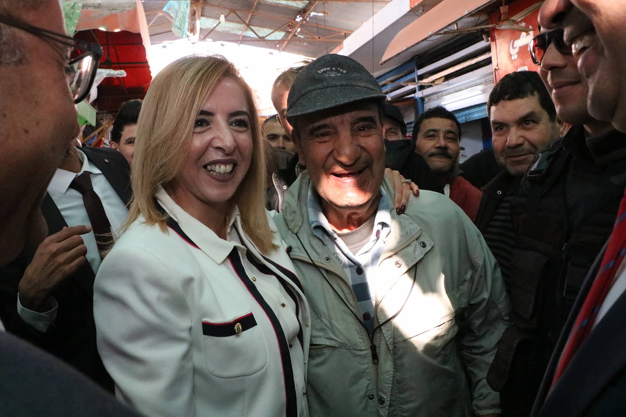 في باب الجبلي : وزيرة شؤون الشباب و الرياضة "سنية بن الشيخ" تلتقي باللاعب السابق للنادي الرياضي الصفاقسي "عبد الوهاب الطرابلسي"