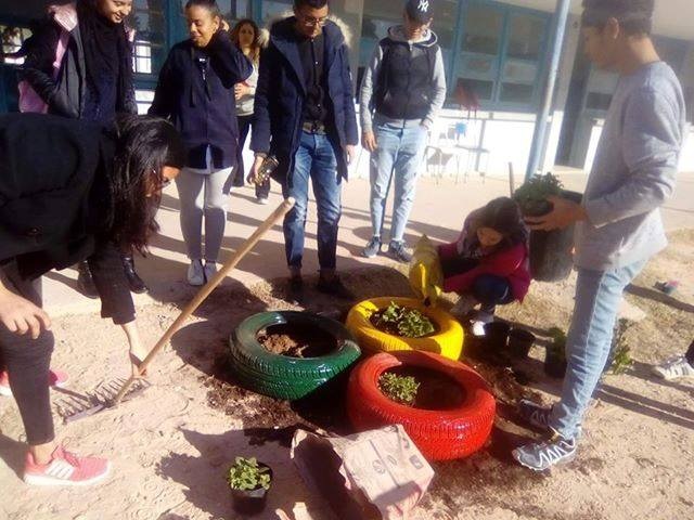 تلاميذ-تزيين -معهد- المحرس