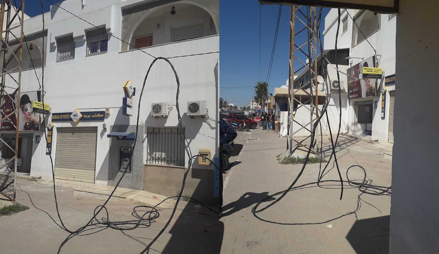 طريق السلطنية : سقوط كوابل الكهرباء على الرصيف ( صور )