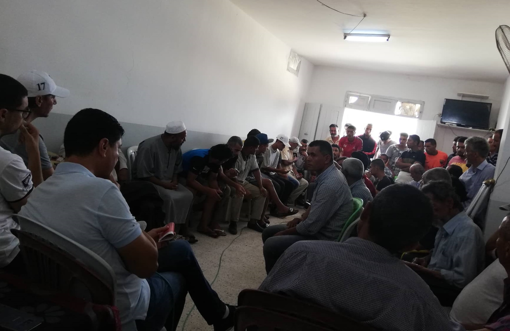 الدائرة الإنتخابية صفاقس 1 : "حسان شعبان" ينظم مقهى سياسي بمعتمدية العامرة