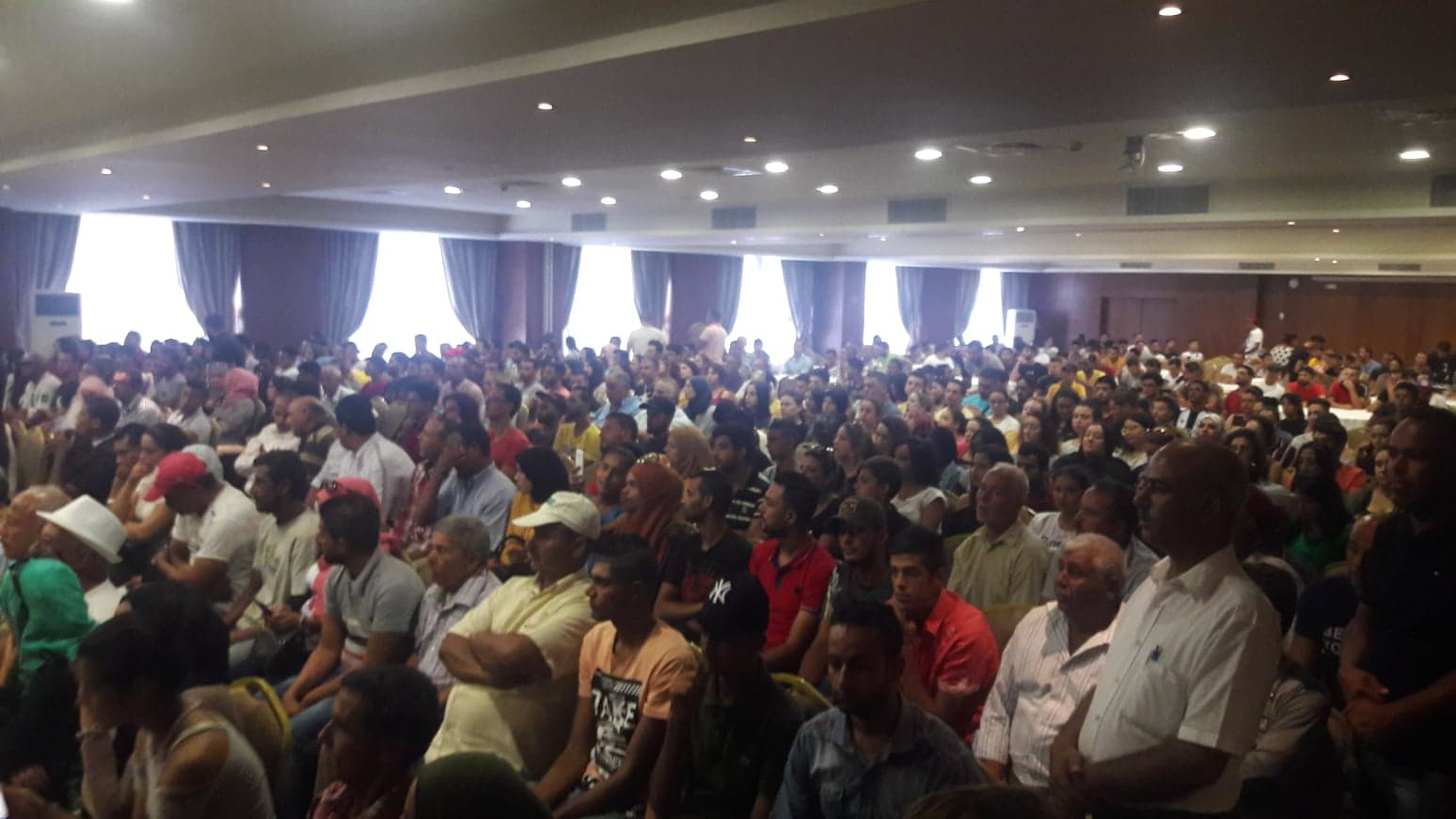 في إجتماع شعبي في صفاقس : حركة نداء تونس ترشح عبد الكريم الزبيدي في الانتخابات الرئاسية