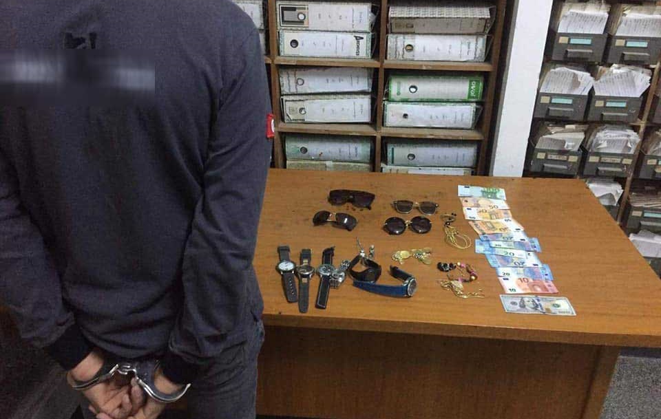 صفاقس : تعرض اجانب للسرقة من داخل احدى النزل .. الأمن بالمرصاد 
