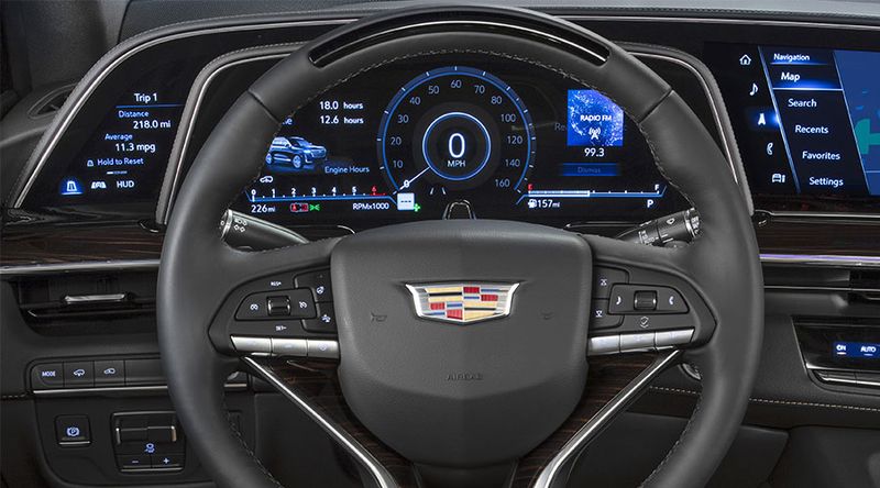 LG : L’écran incurvé de 38 pouces du nouveau Cadillac Escalade P-Oled de LG