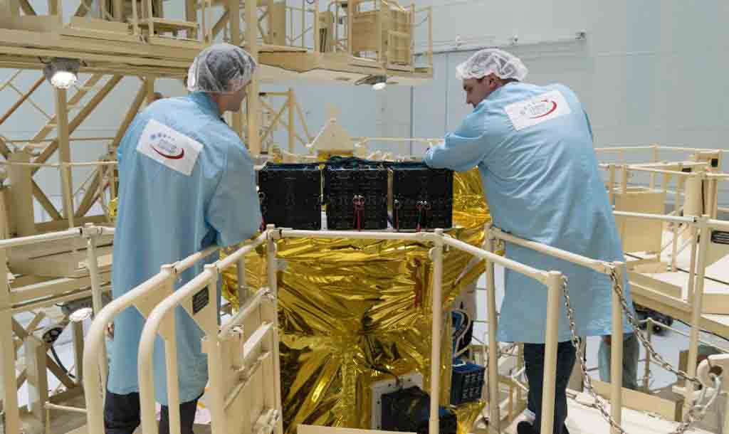 مجمع تالنات : القمر الصناعي التونسي Challenge One يخضع لاختبارات الاطلاق في روسيا ( صور )