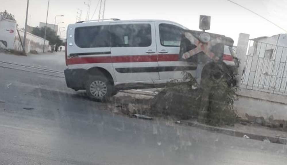 صفاقس: إنزلاق سيارة "لواج" وإصابة سائقها بجروح