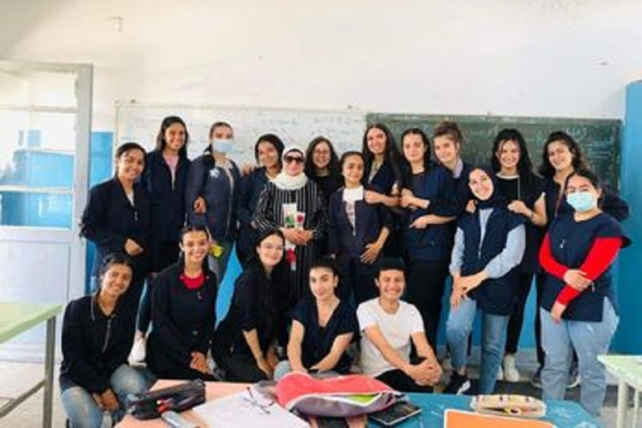 تلاميذ يكرّمون أساتذتهم والطاقم الاداري - معهد علي بورقيبة - محرس