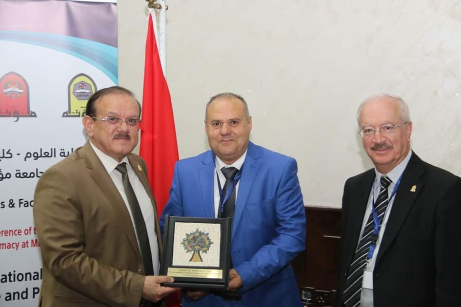 جامعة مؤتة الأردنية تكرم إبن جامعة صفاقس الدكتور "محمد اللوز"