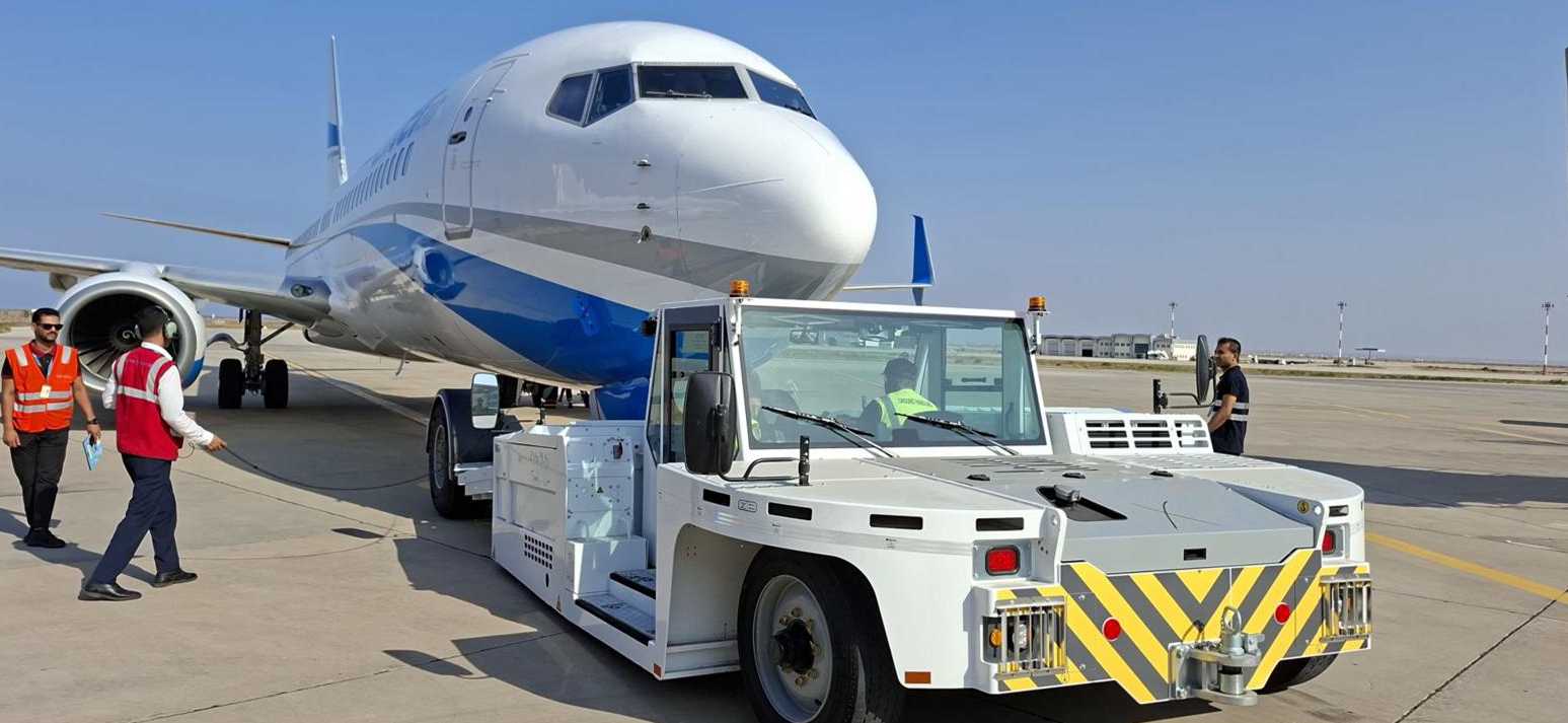 TAV Tunisie vient de franchir une nouvelle étape dans la modernisation de ses opérations aéroportuaires à l’aéroport international d’Enfidha-Hammamet, avec l’acquisition d’un tracteur de repoussage d’avions (pushback) de dernière génération, le TLD TPX-200MT.
